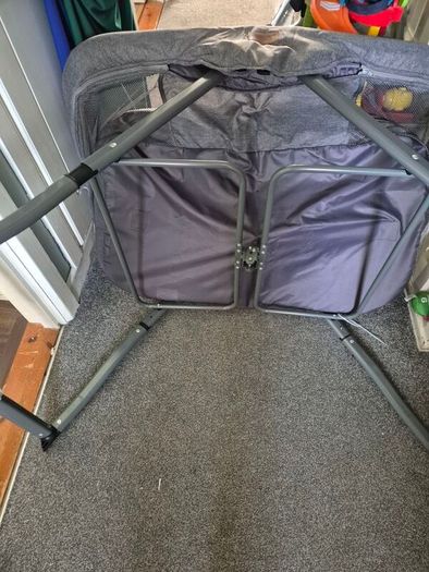 baby crib