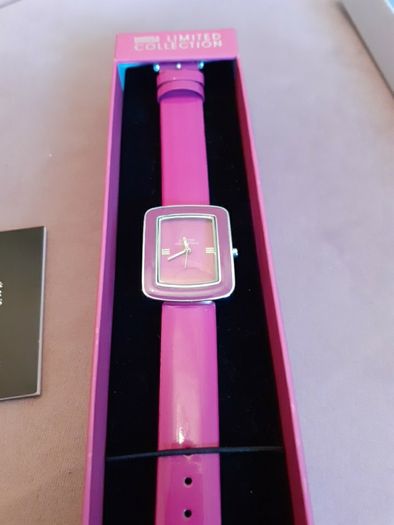 Pink statement watch
