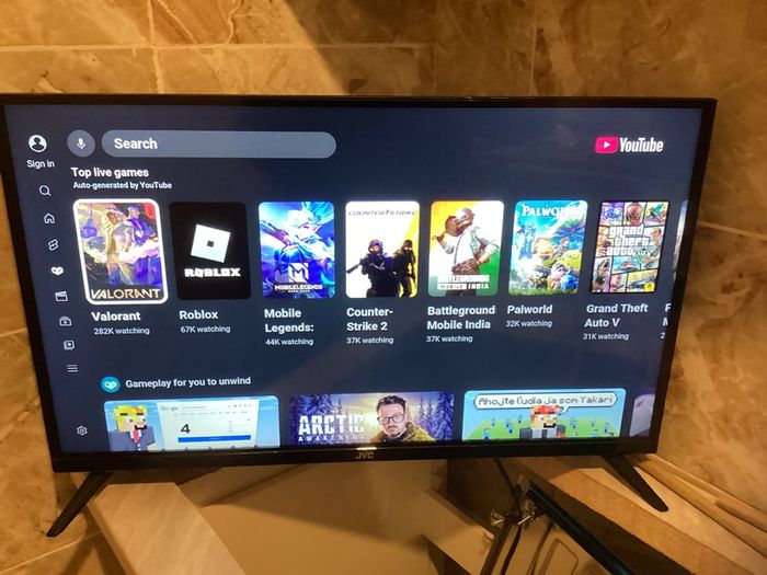 32 Inch Jvc Led Smart Tv In Excellent Condition (barely).
