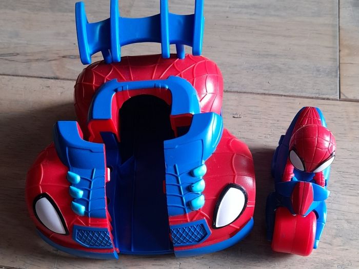 Spidey & His Amazing Friends Web Strike 2-in-1 Set
