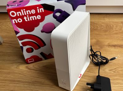 Cable Modem Wireless router Virgin Media Hub 3.0 VMDG500 / CH7465LG-VM