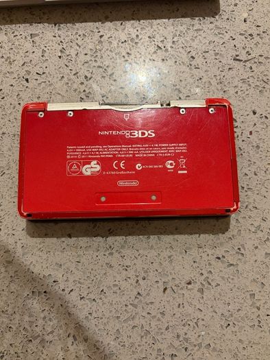 Nintendo 3DS Metallic Red + 3 Games & Charger - R Button Fault