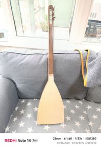 strumbly musical instrument