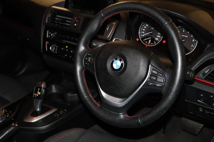 2016 Bmw 118i // Low Km // Automatic