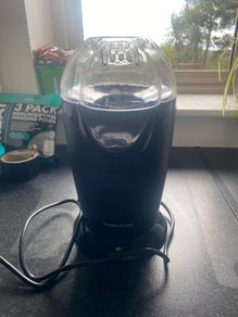 Electric popcorn maker