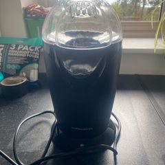 Electric popcorn maker