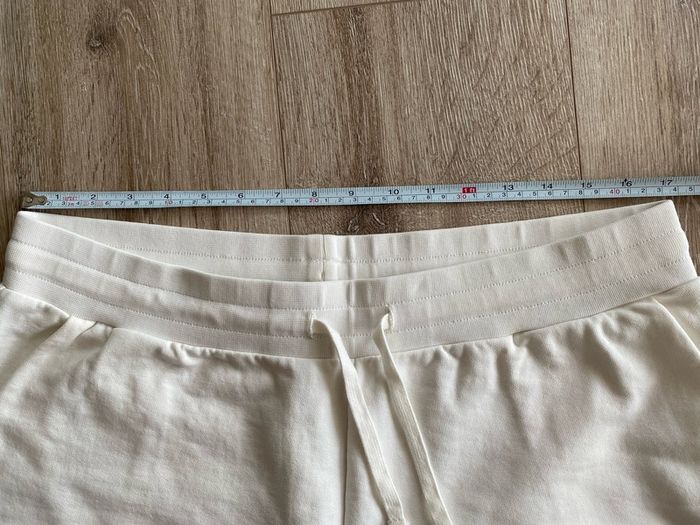 COS women shorts size M