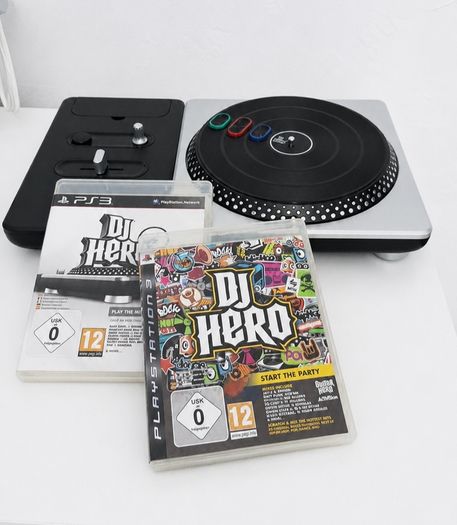 DJ Hero Turntable Controller + 2 PS3 Games