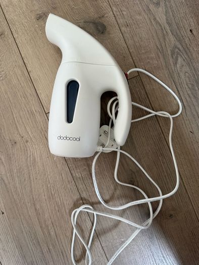 handheld clothes steamer