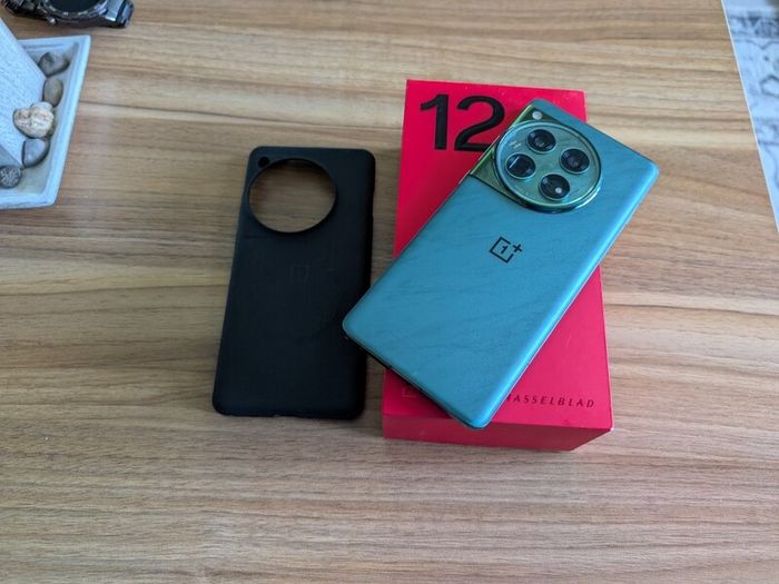 OnePlus 12 512gb Dual SIM Factory Unlocked in mint condition
