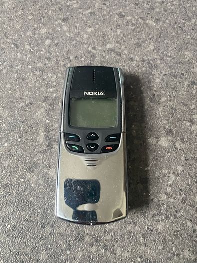 Nokia 8810