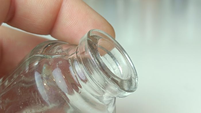495 - Set of 6 Vintage Clear Glass Screw Cork Top Collectible Decorative Bottles and Jars