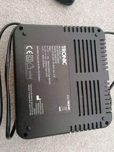 AA, AAA, 9V Battery Charger