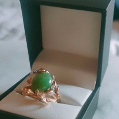 Jade & diamond 14 ct gold ring