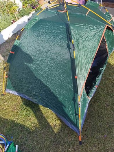 Quick pup up tent