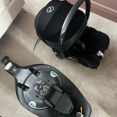 Cybex Cloud Z I-Size rotating car seat and base