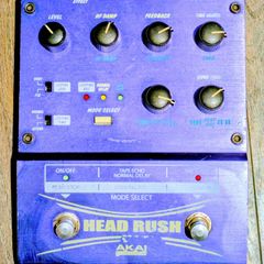 Akai Headrush E2 loop pedal