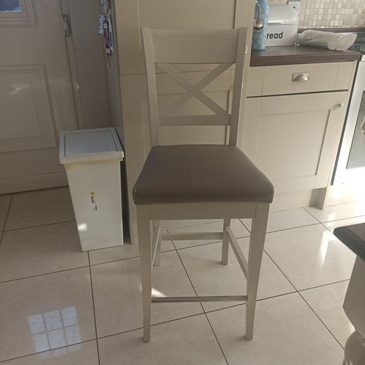 bar table and chairs