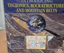 Introducing Tectonics, Rock Structures and Mountain Belts (Introducing Earth.(Paperback)