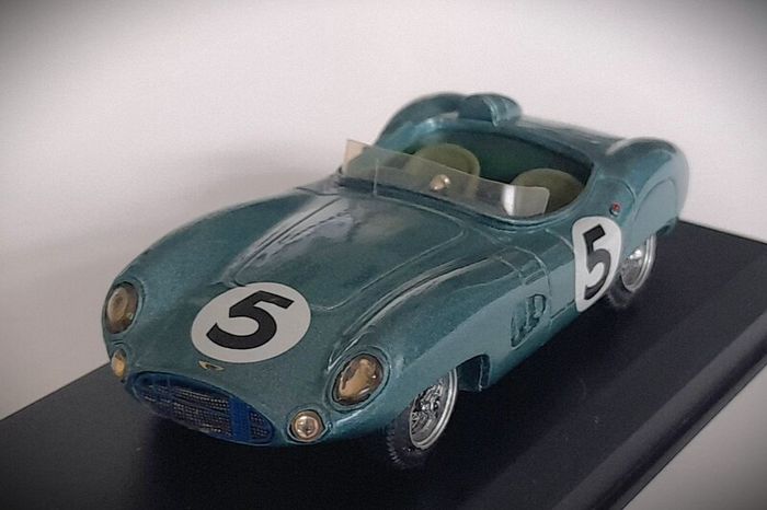 Diecast Model Le Mans Winning Aston Martin - Top Models  1:43