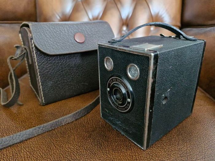 Kodak SIX-20 Brownie Camera