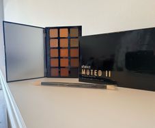 BPerfect eyeshadow Muted palette with brush