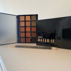 BPerfect eyeshadow Muted palette with brush