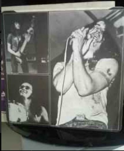 DEEP PURPLE in concert live original double vinyl record. Vinyl is near mint. Sleeve is vg with signs of wear on spine