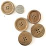 Pack of 5 wooden buttons in natural wood colour Image 2