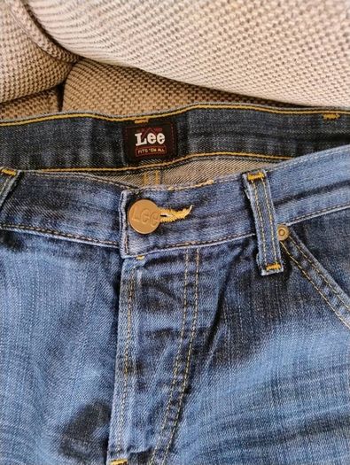 LEE cotton denim shorts unisex 34 inch waist in very good condition see last three photos for exact measurements FREE STANDARD POSTAGE INCLUDED