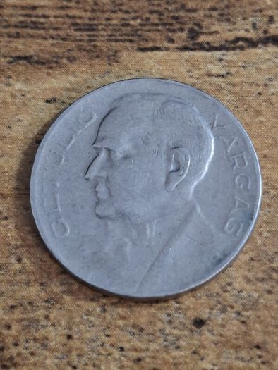 Brazil 1938, 300 Reis Coin - free standard postage