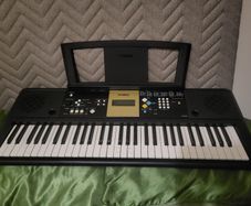 Yamaha YPT220 Digital Keyboard