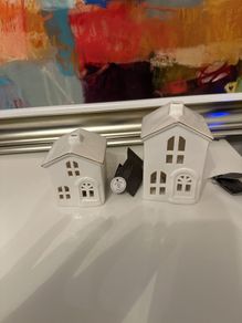Set of two mini houses