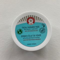 First aid beauty facial radiance pads