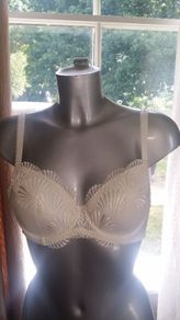 Cream padded underwired lace cream bra Dunnes Stores size UK34B EU75B Perfect condition Postage included