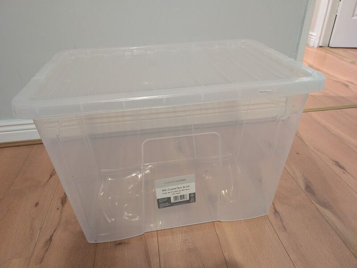 Storage box (x2)