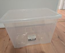 Storage box (x2)