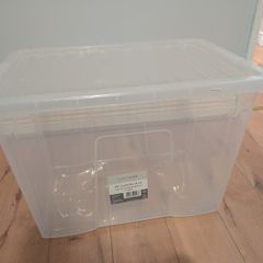 Storage box (x2)