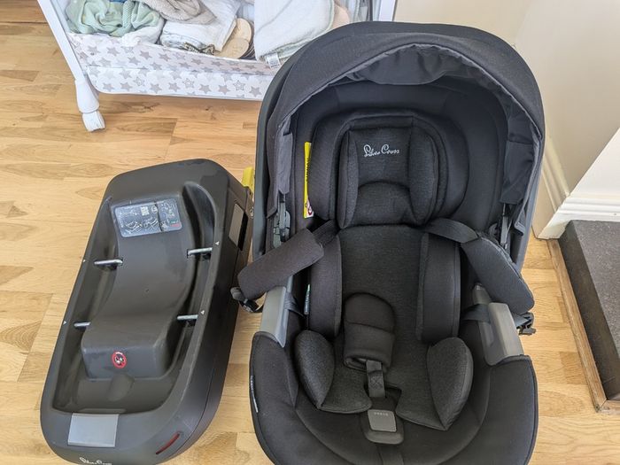 Silvercross car seat with isofix base
