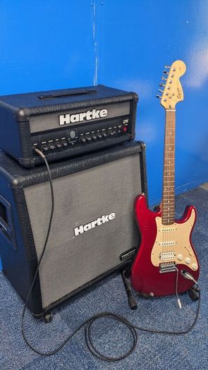 Squire by Fender Strat & Hartke GT60 Piggyback Amp