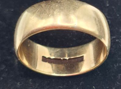 Vintage 9ct  gold wedding band