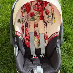 Cybex T Cloud Spring Blossom Light 0-24 car seat with bugaboo dragonfly adaptors.