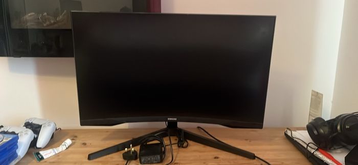 Gaming monitor (Samsung odyssey) 27"