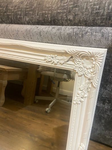 White Mirror