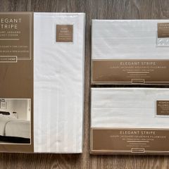 NEW Elegant Stripe Luxury Jacquard Duvet Cover set in white, made of 100% cotton with a 200 thread count  & 2 Elegant Stripe Luxury Jacquard Pillowcase