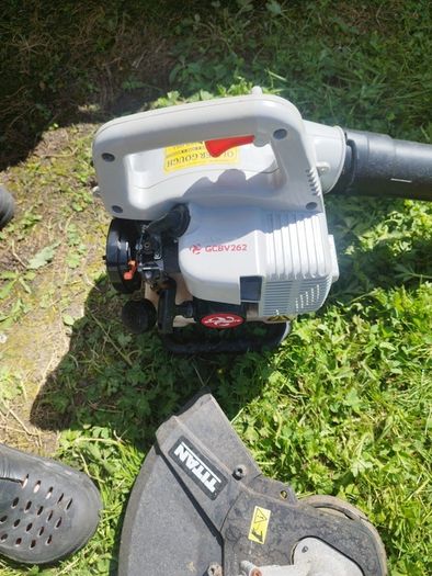 Leaf blower