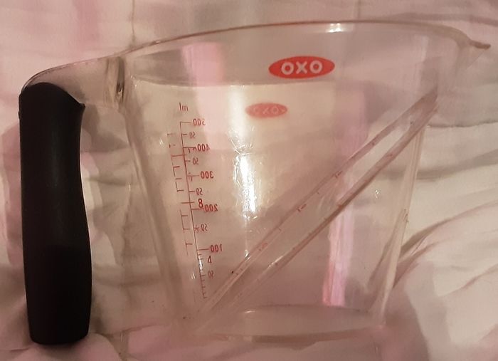 oxo measuring jug ( ornamental only)