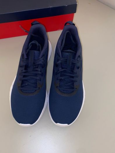 Reebox navy runners (size 8.5)