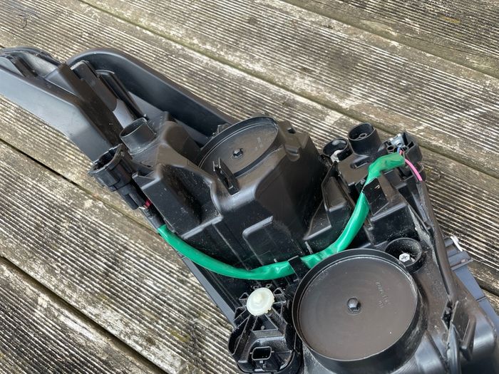 Nissan Leaf Headlight Driver side 2019