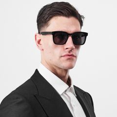 Tom Ford Dax sunglasses. As new and without a mark. With unmarked case, certificate of authenticity, original polishing clothing cloth and original box. These sunglasses retail at well over three hundred euro new. Effectively half RRP.  Bargain!